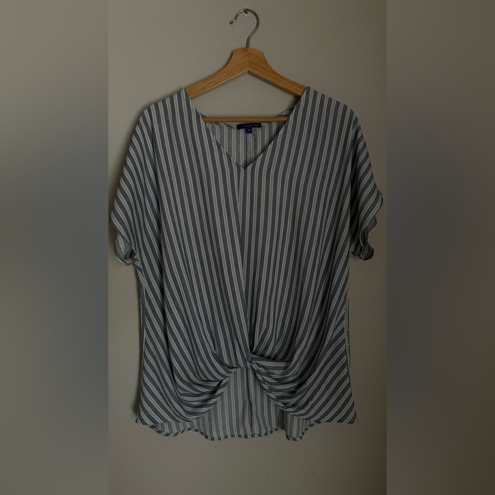 West Kei Striped V-Neck Twist Hem Top in Blue and White XL